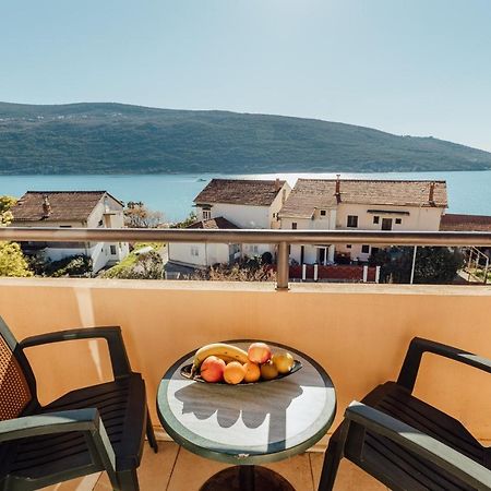 Apartmani Mara Кумбор Экстерьер фото